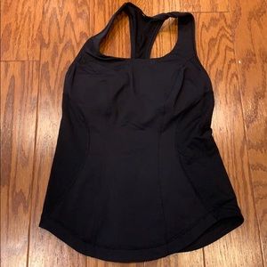 Lululemon top w shelf bra sz 4